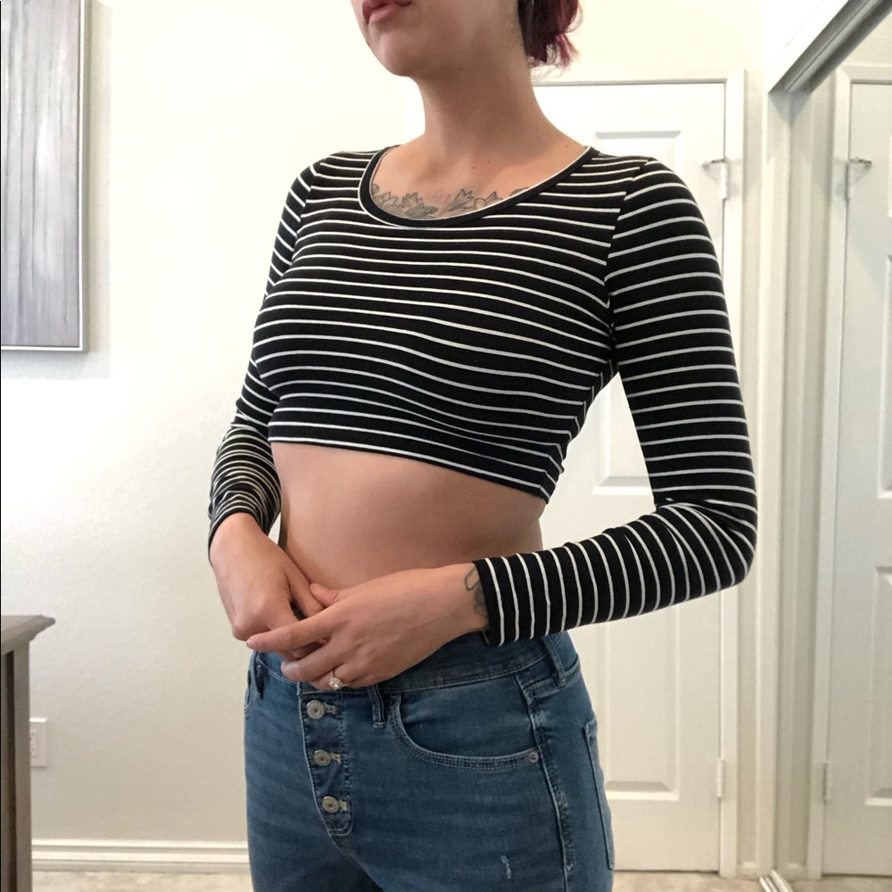 Cropped tee